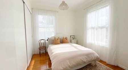 Super Sunny Kingsland Villa - Photo 3