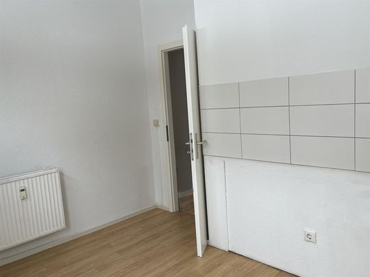 Familienfreundliche 4-Raum-Wohnung mit sonnigem Balkon - Photo 1
