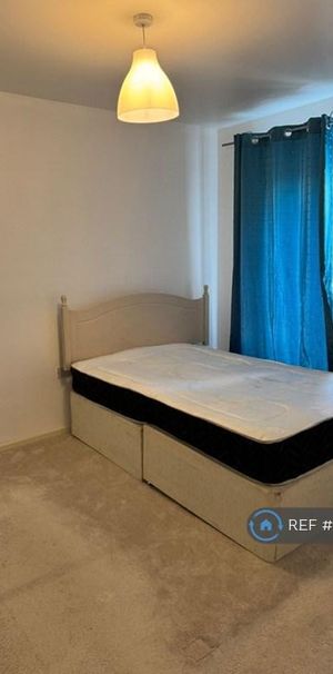 1 bedroom in a house share to rent - Photo 2