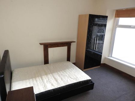 5 bedroom house to rent - Photo 2