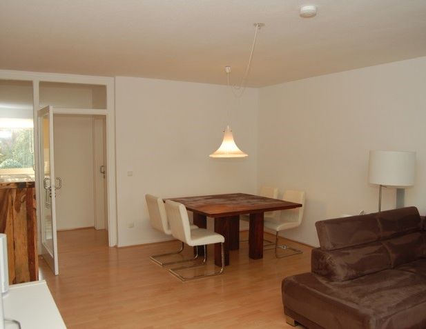 Großzügige 4-Zimmerwohnung mit Balkon in ruhiger und bevorzugter Wohnlage! - Photo 1