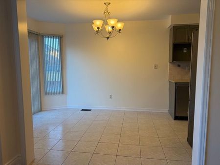 For Lease - 3910 Stardust Drive, Mississauga, Ontario - Photo 4