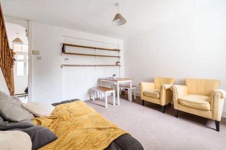 4 bedroom terraced house to rent - Photo 2