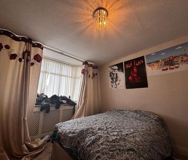 4 bedroom house to rent - Photo 2