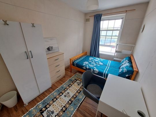 Room in a Shared House, Lohmann House, SE11 - Photo 1