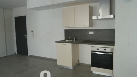 METZ PLANTIERES-PROCHE ECOLES-F3 - NEUF -CUISINE EQUIPEE-PARKING SS/SOL - Photo 3