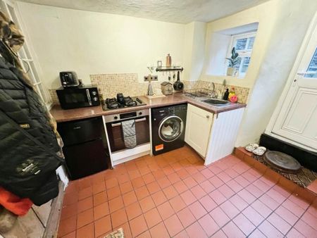 2 bedroom terraced house to rent - Photo 5