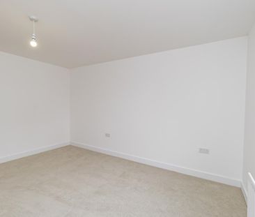 5 bedroom detached house to rent - Photo 2