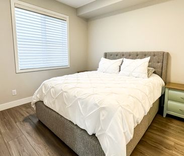 Luxury Furnished Condo In Aspen Woods | 2 Bed 2 Bath | Parking. - Photo 3