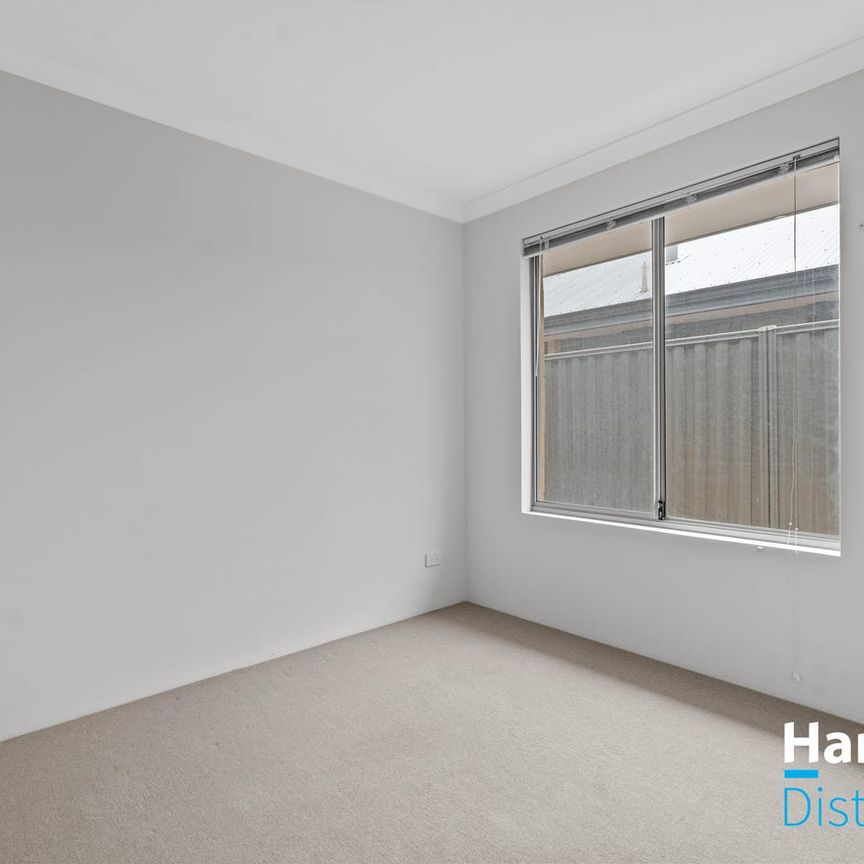 Sunlit Elegance - Photo 1