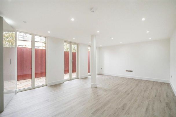 Greenwich High Road, Greenwich, SE10 - Photo 1