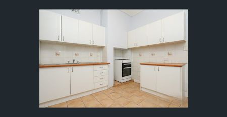 “Family Home in Prime Location !” - Photo 3