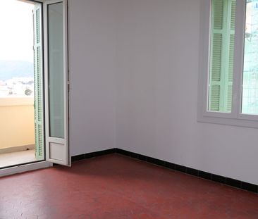 À LOUER - Appartement T4 sans ascenseur place Vincetti avec Vue Mer... - Photo 3