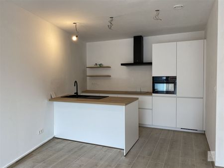 Appartement met 1-slaapkamer, ruim terras en parkeerplaats - Photo 2