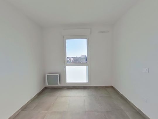 Location Appartement 3 pièces 63m² NIMES 30000 - Photo 1