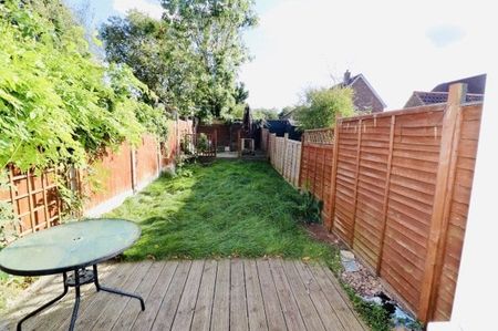 Bowfell Drive, Langdon Hills, Property for rent - Photo 2