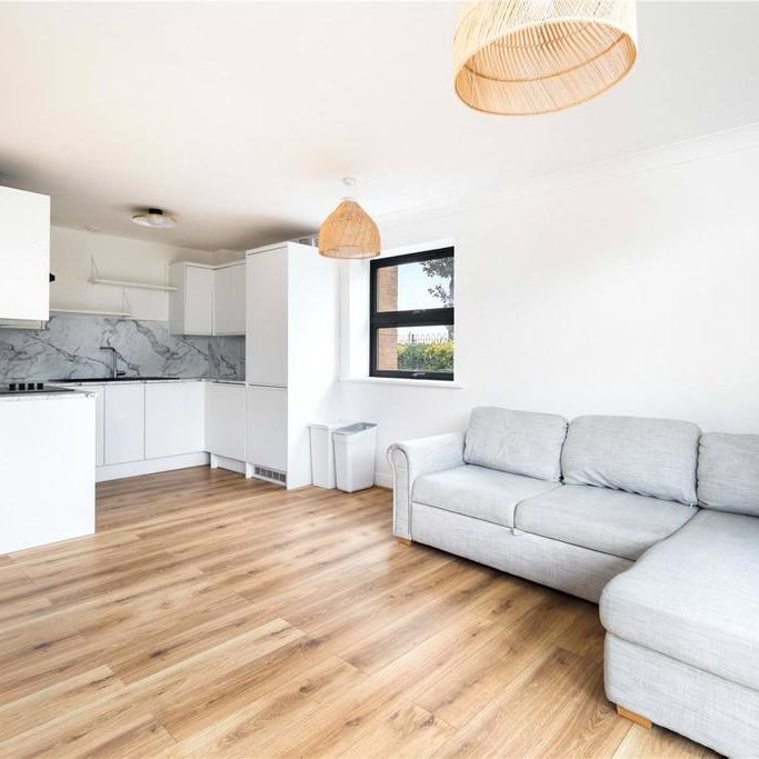 2 bedroom flat to rent - Photo 1