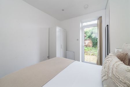 2 Bed Flat, Cricklewood Lane, NW2 - Photo 2