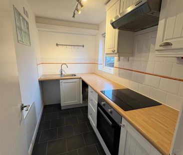 1 bedroom flat to rent - Photo 2