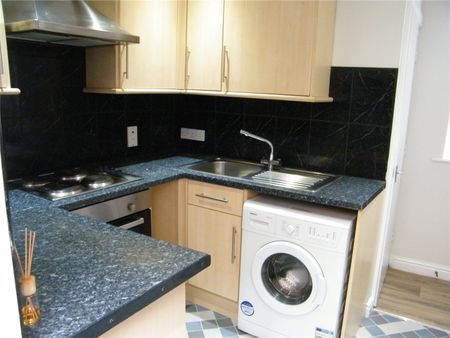 2 bedroom terraced house to rent - Photo 2