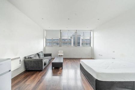 Studio to rent - Photo 3