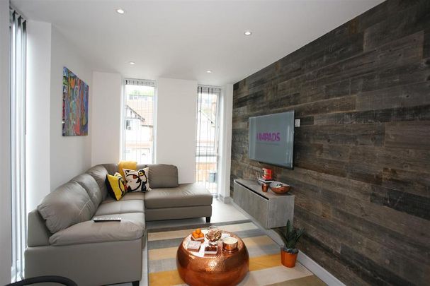 1 bedroom in a house share to rent - Photo 1