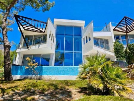 5 room luxury Villa for rent in Marbella, Andalusia - Photo 2