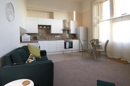 1 bedroom in a house share to rent - Photo 5