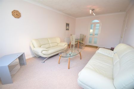Skillen Lodge, Uxbridge Road, Pinner, HA5 - Photo 5