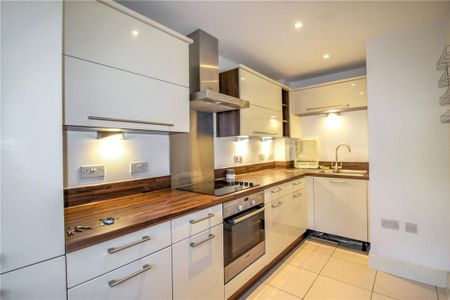 3 bedroom terraced house to rent - Photo 4