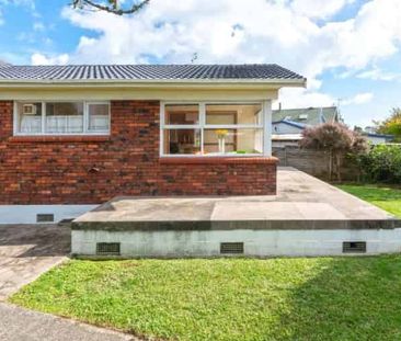 3 Spacious Rooms plus 3 utlity rooms - Photo 1