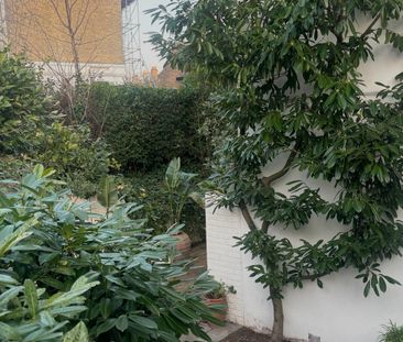 Stunning duplex garden apartment, London W10 - Photo 2