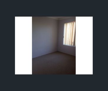 PRIME CENTRAL LOCATION - QUIET, FRIENDLY NEIGHBOURHOOD - Photo 1