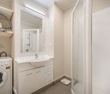 Beautifully Presented Fully Furnished Apartment - Photo 4