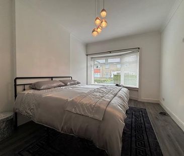 3 bedroom flat to rent - Photo 4