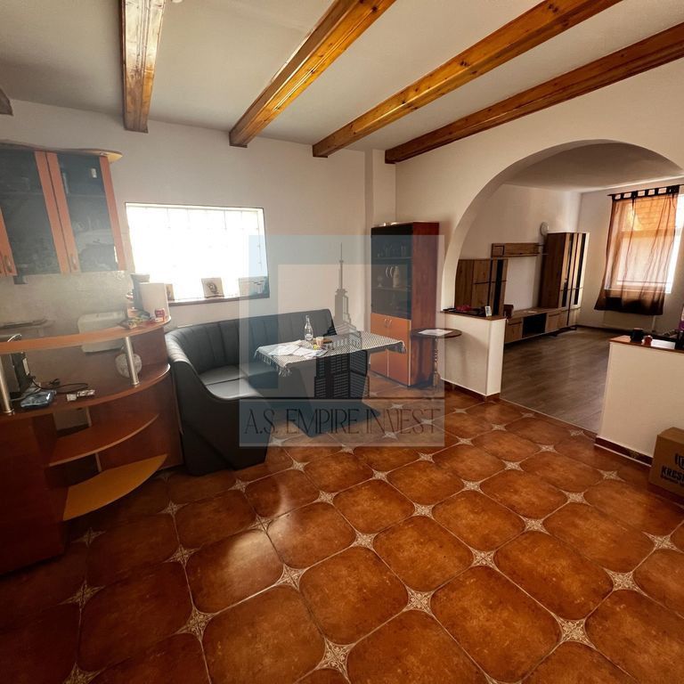 Casa /Villa 3 camere mobilata/utilata - zona Centrul Civic - Fotografie 1