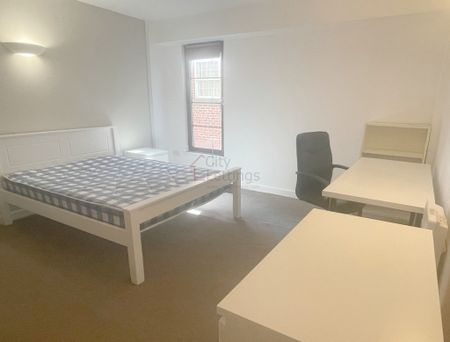 2 Bedroom Apartment - Photo 3