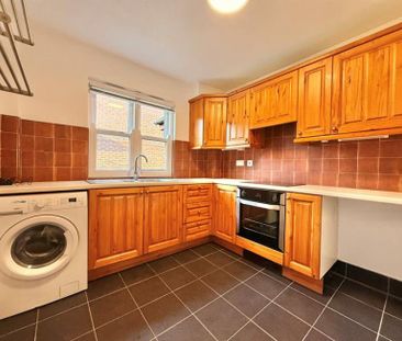 1 Bedroom Apartment To Let - Photo 5