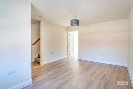 Almond Avenue - Photo 2