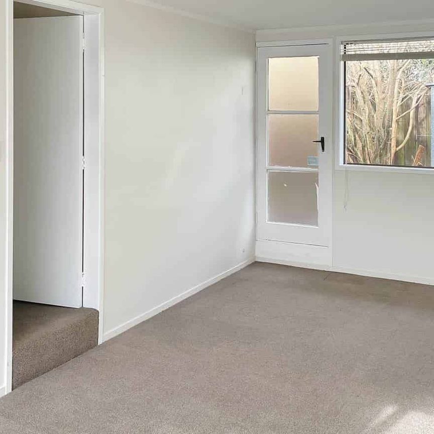 Close & Convenient - Photo 1