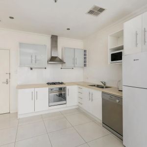 Spectacularly Spacious 1 Bedroom Fully Furnished Apartment in the Heart of CBD! - Photo 2