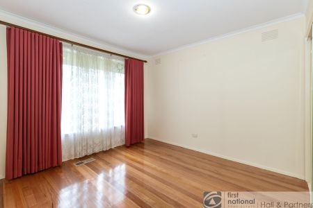 5 Bellbrook Drive, Dandenong North - Photo 4