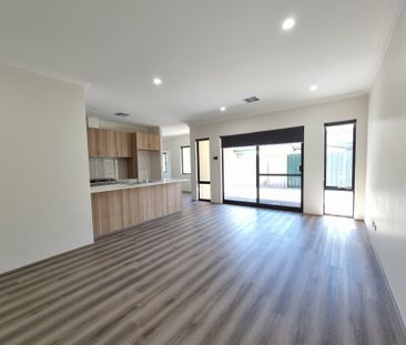 Low-Maintenance Family Home - Photo 3