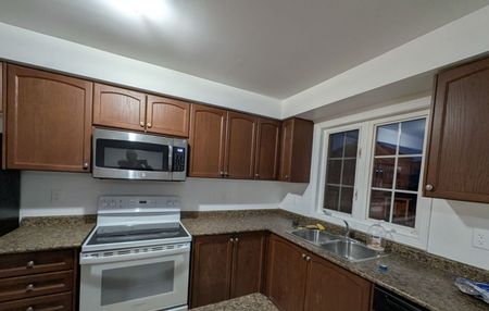 For Lease - 21 Wilkes Crescent, Toronto, Ontario - Photo 4