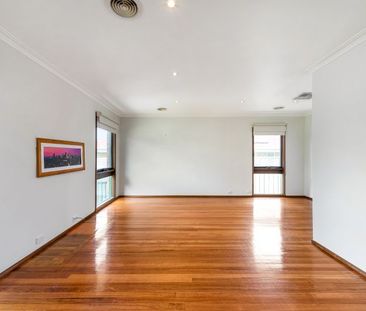 Beautifully renovated home - Photo 2