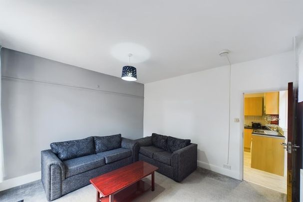 4 bedroom semi-detached house to rent - Photo 1