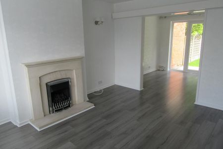 3 bedroom semi-detached house to rent - Photo 3