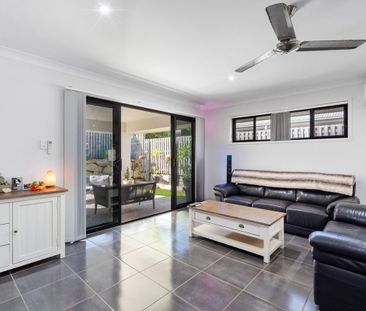 Family Home Over Looking The Park - Photo 3
