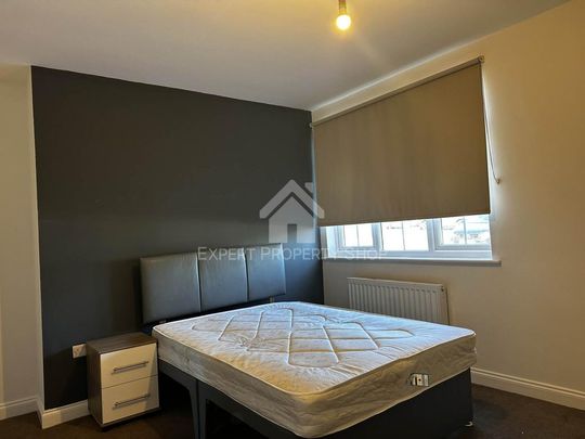 1 bedroom in a house share to rent - Photo 1