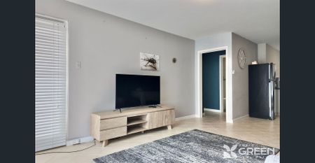 Furnished Top Floor Apartment located in sought after Halls Head, just minutes to the Beach and local Café. - Photo 4